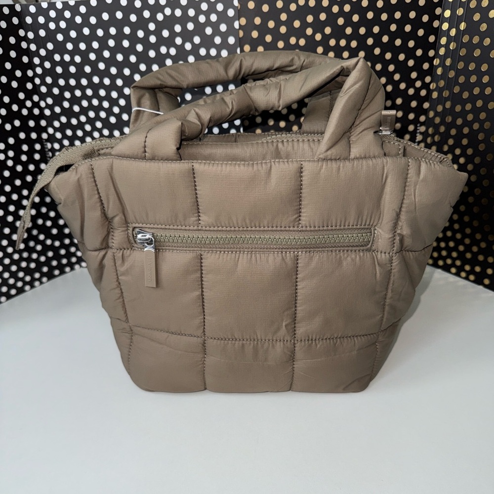 Lululemon Quilted Grid Tote Bag mini 5L in Fawn Brown - Picture 4 of 5